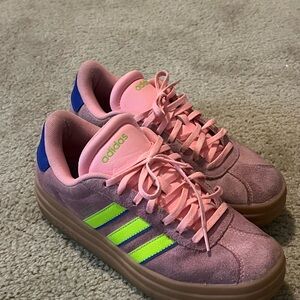 Adidas VL Court 2.0 (gum sole version)